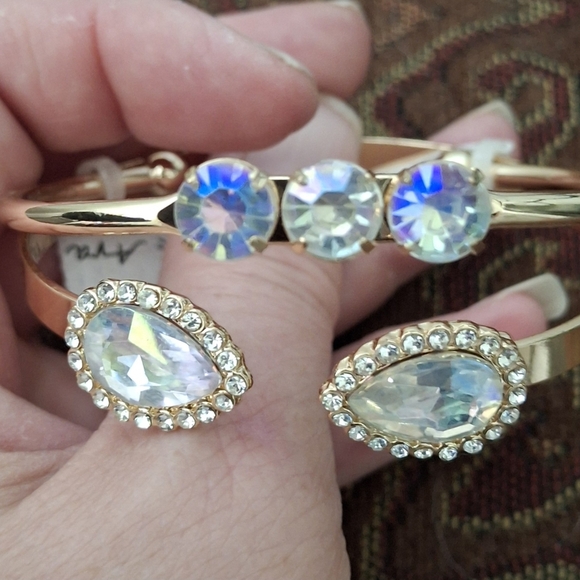 New 2pc Anna & Ava Aurora Borealis Crystal Gold Bracelets. - Picture 12 of 16